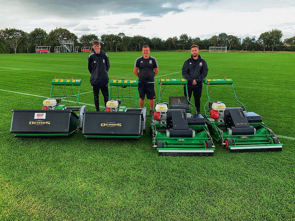 Article - Colliers-Park-grounds-team-with-their-fleet-of-Dennis-mowers