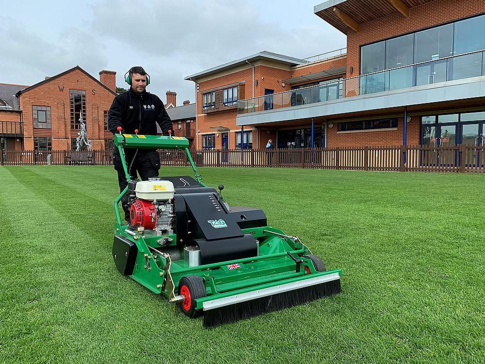 Article - Dennis-PRO34R-tops-the-wish-list-at-Warwick