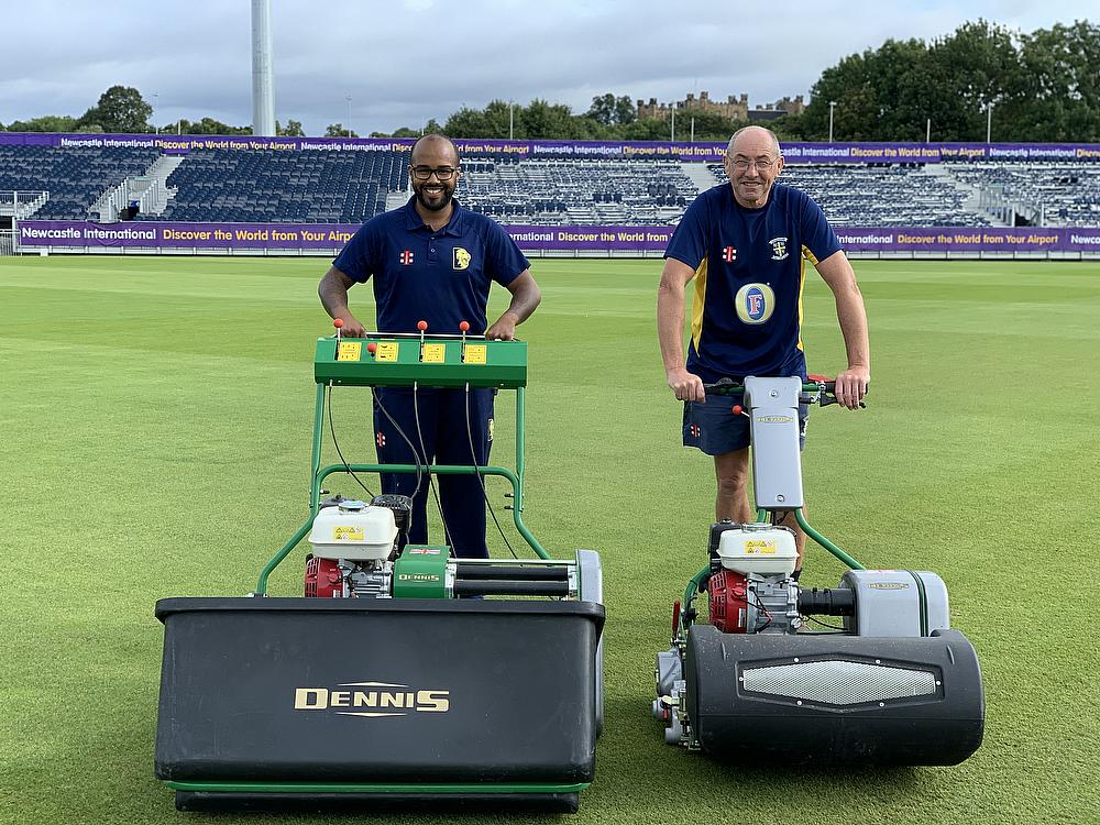 Article - Dennis-Razor-Ultra-and-G34D-part-of-the-team-at-Durham-CCC