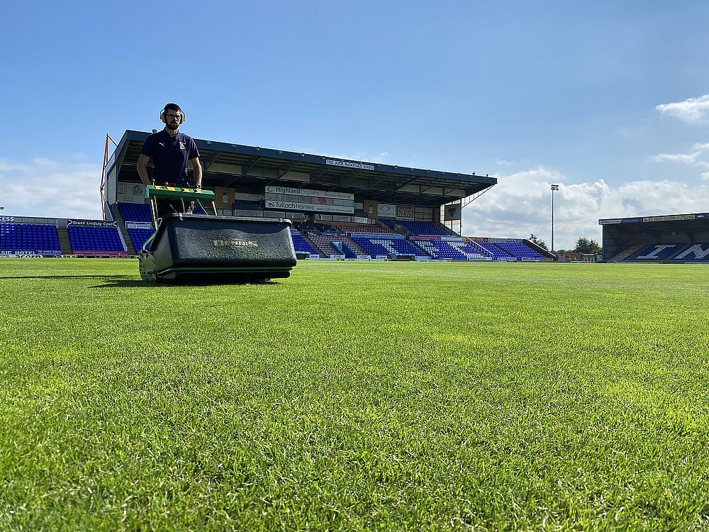 Article - Inverness-Caledonian-Thistle-FC-has-welcomed-a-new-Dennis-G860-as-a-replacement-to-their-19-yeard-old-model