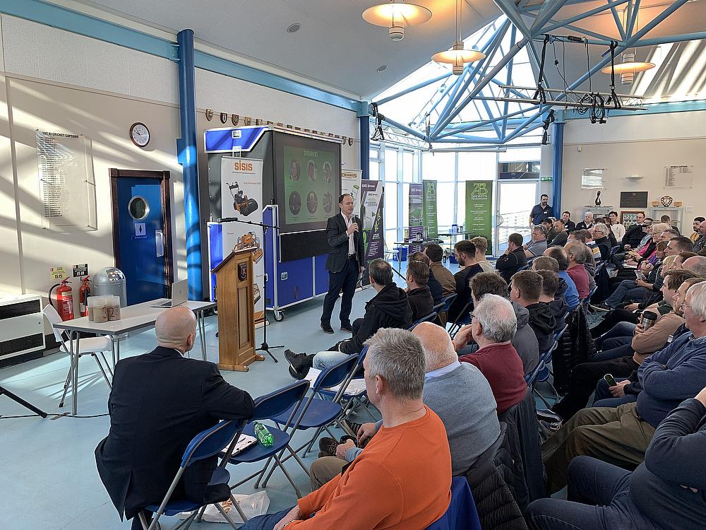 Article - Kyren-Bracken-as-guest-speaker-at-the-Dennis-and-SISIS-Groundcare-Seminar