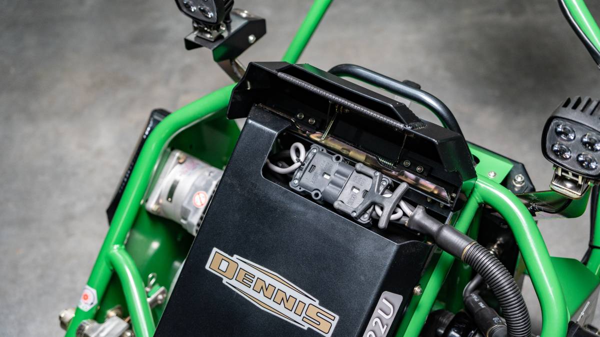 ES-22U Easy connect disconnect battery to electrical system.jpg