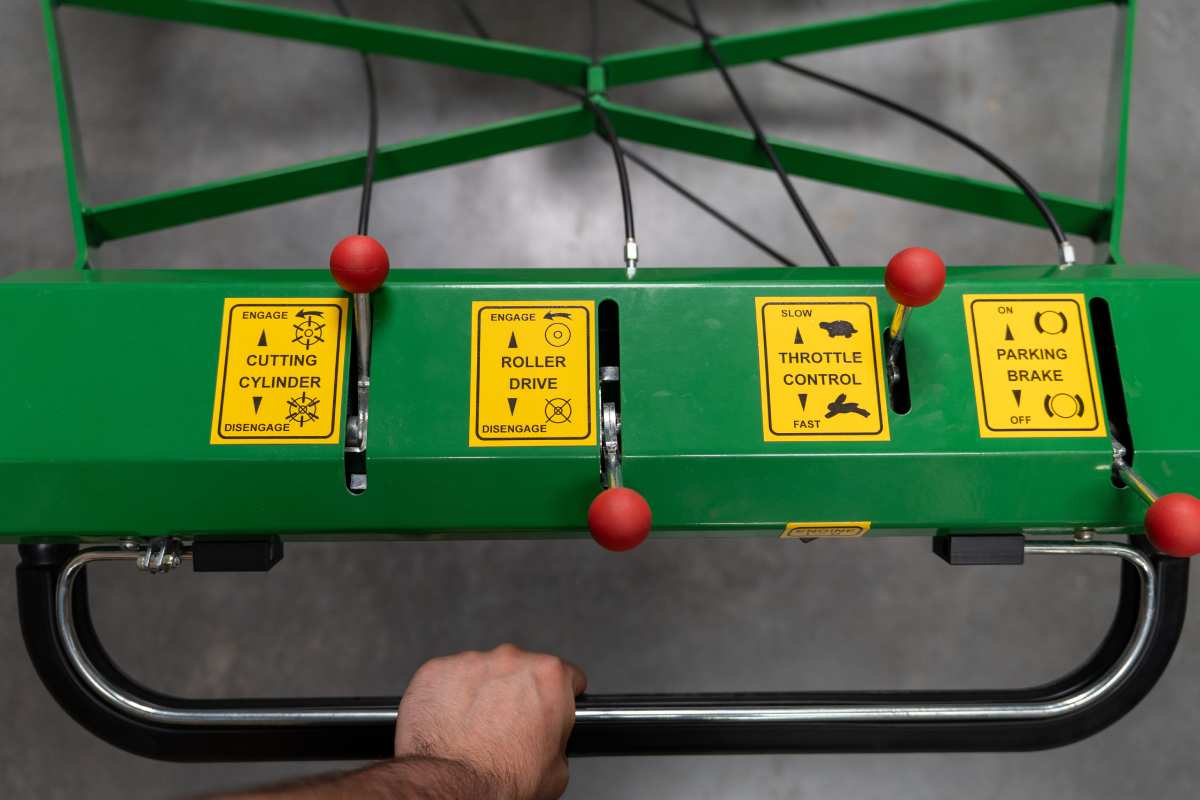 Steering brakes as standard for easy turning.png