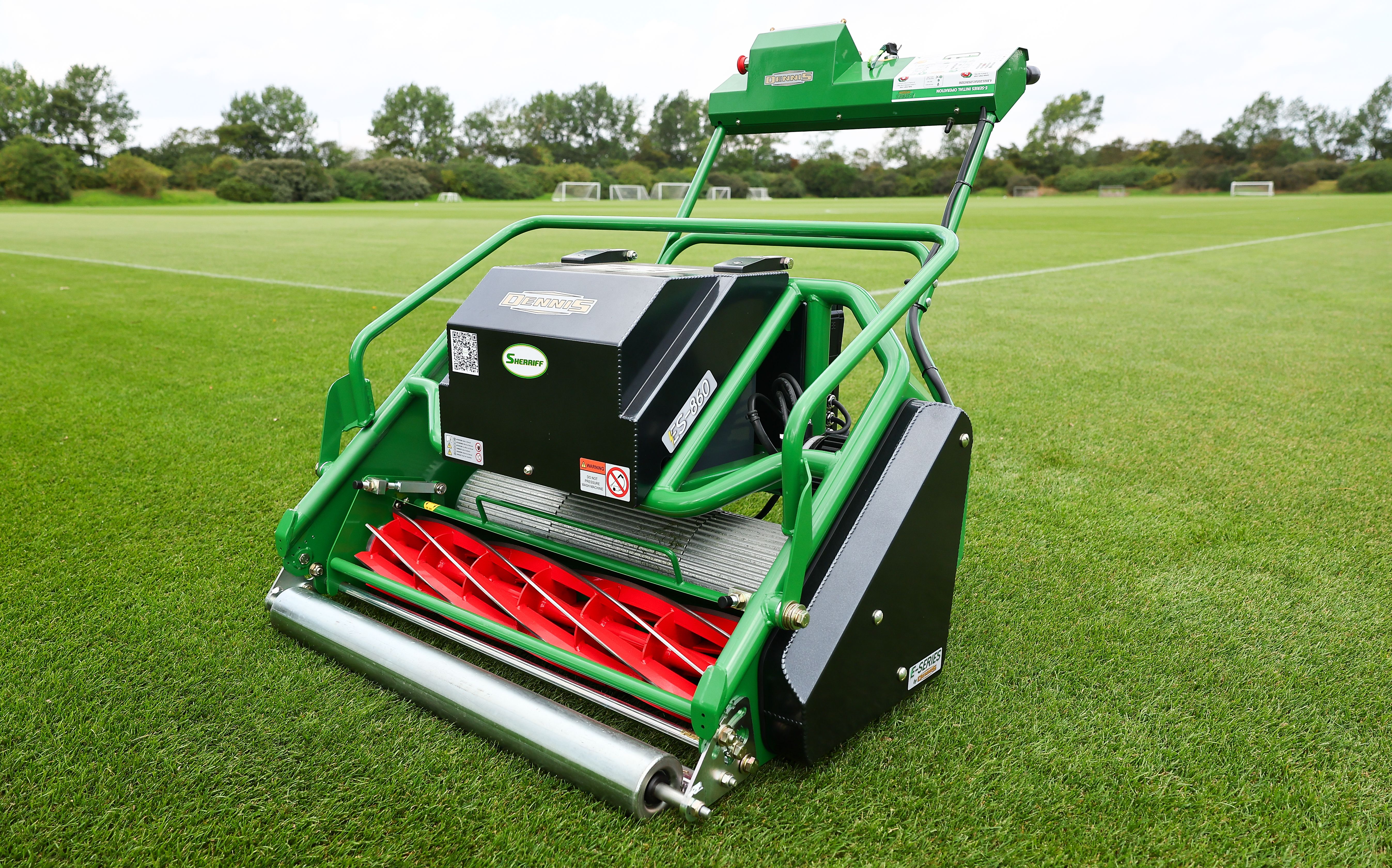 Sunderland FC Training Ground - Dennis ES-860 (1).jpg